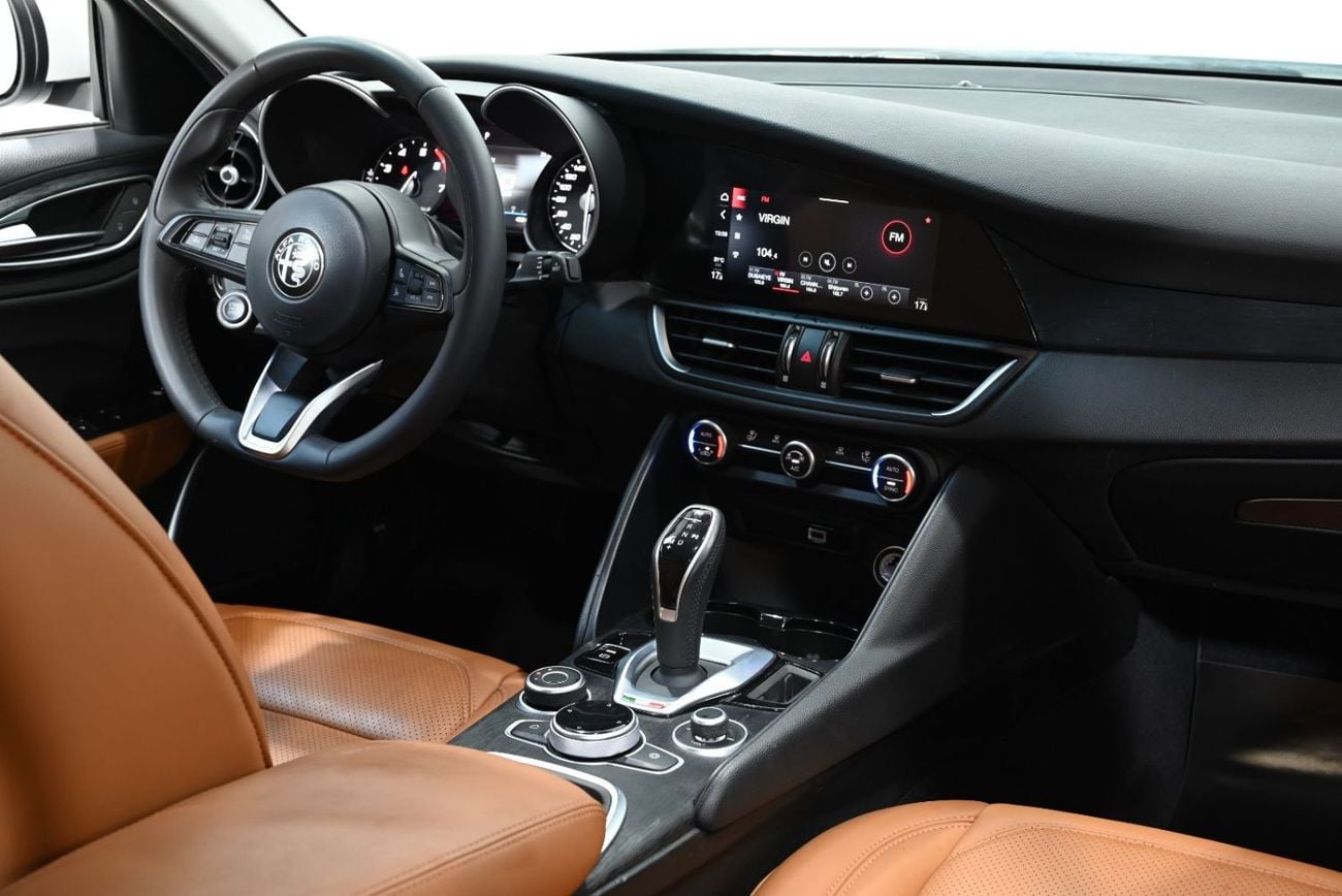 Alfa Romeo Giulia STD 2022 Alfa Romeo Giulia, 2027 Alfa Warranty and Service Pack, Alfa Service History, GCC