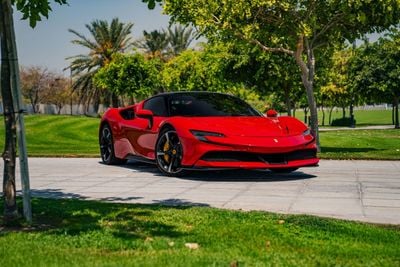 Ferrari SF90 STRADALE Clean title Low mileage 2key no accident no paint under warranty and service contract from agency Fu