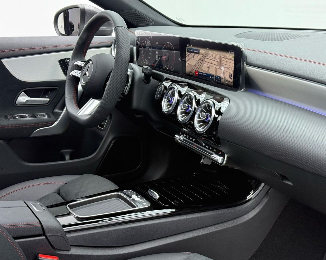 Mercedes-Benz CLA 200 *Brand New* 2025 Mercedes Benz CLA 200 AMG Premium, 5 Years Mercedes Warranty, Delivery Km, GCC