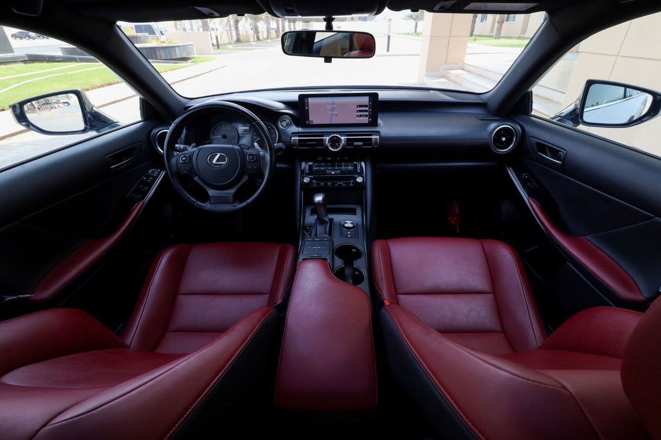 Lexus IS300 Premier Lexus IS300 2021 GCC under Warranty with Flexible Down-Payment/ Flood Free.