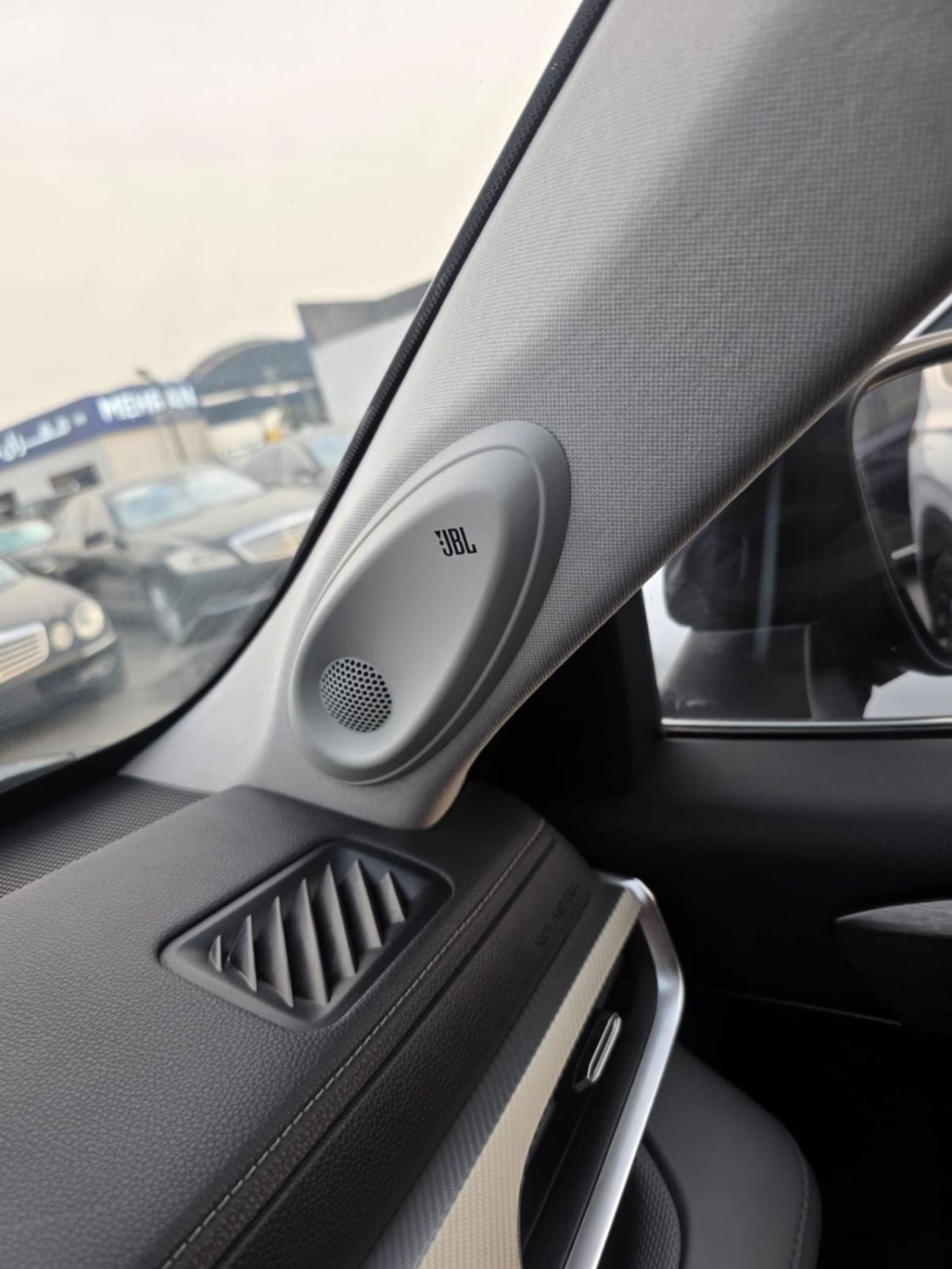 تويوتا هايلاندر Panoramic Roof , 360 camera and Parking sensors