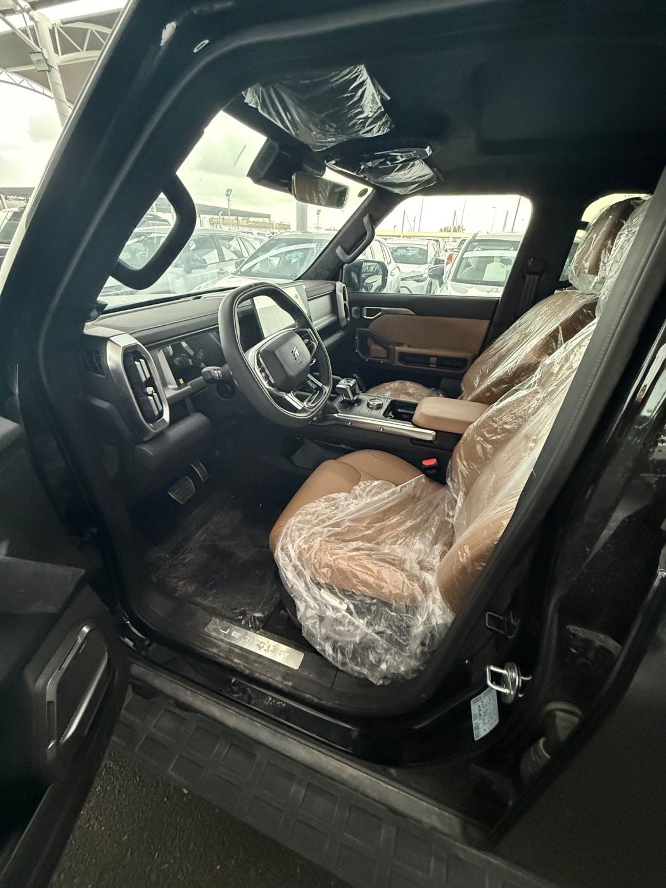 Jetour T2 Luxury Black-brown