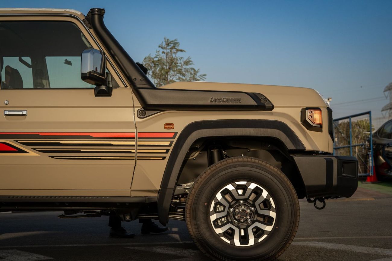 تويوتا لاند كروزر بيك آب LC79 DC 2.8 DSL Z1 A/T 2025YM