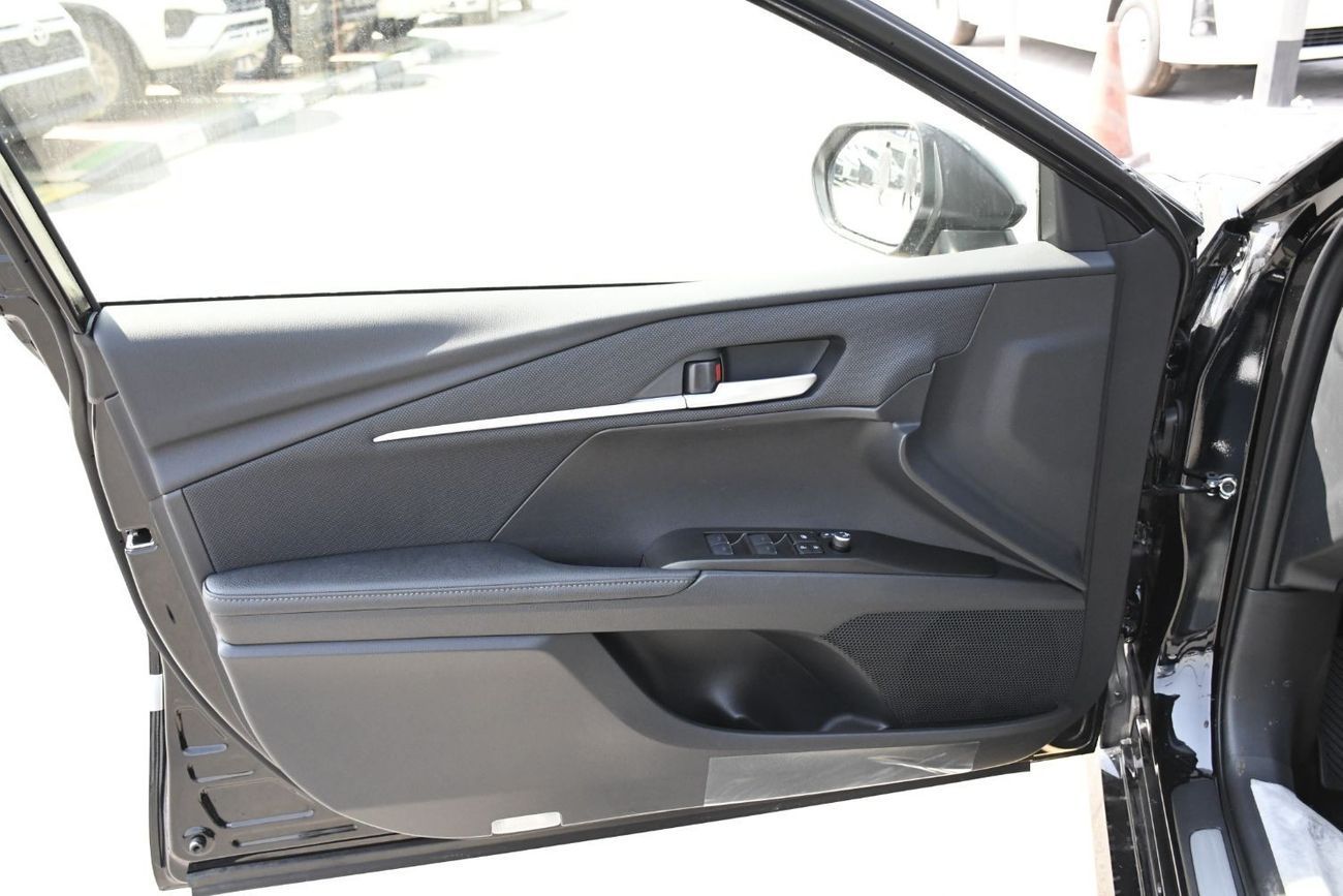 Toyota Camry LE 2.5L with Wireless Charger ( Ready Stock )