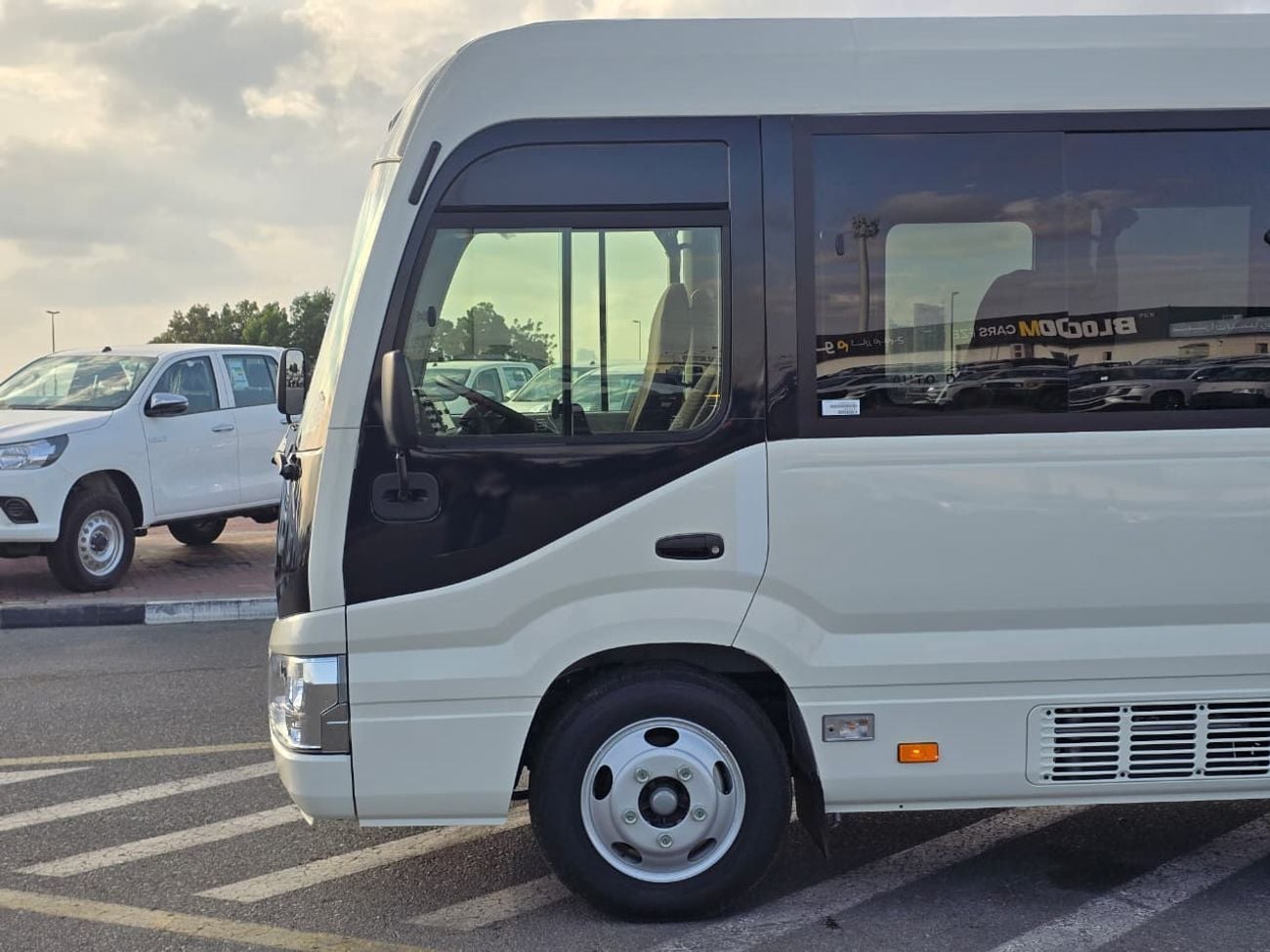 Toyota Coaster coaster 4.2l 23 SEATS