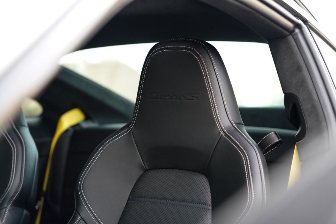 Porsche 911 Turbo S 3.8L (640 HP) Coupe