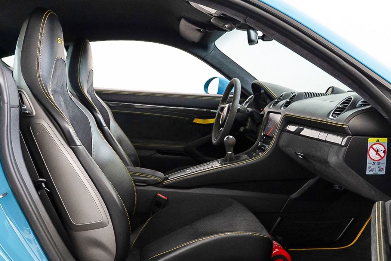 Porsche Cayman GT4