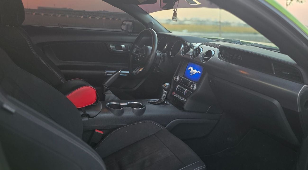 Ford Mustang STD