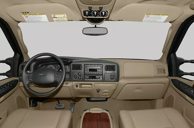 Ford Excursion interior - Cockpit
