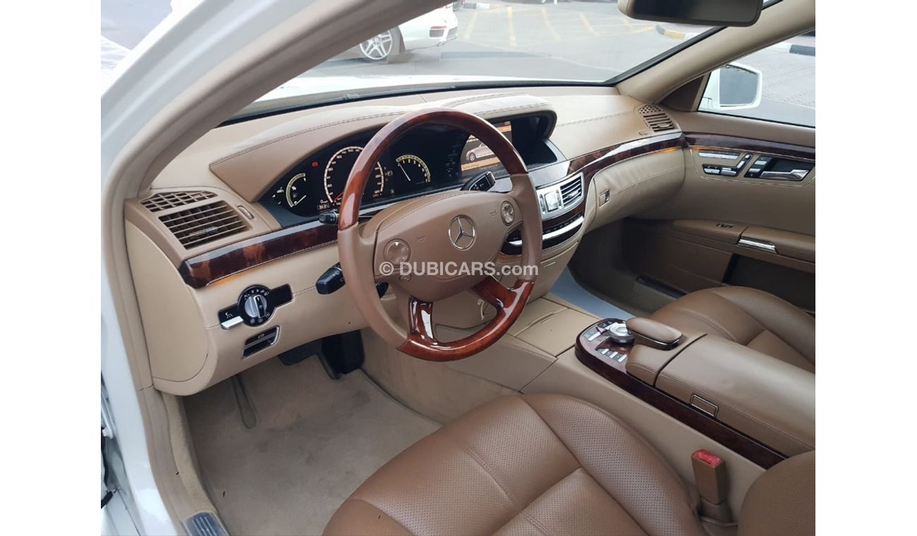 Mercedes-Benz S 500 Mercedes Benz S500 model 2008 GCC car prefect condition full service full option low mileage