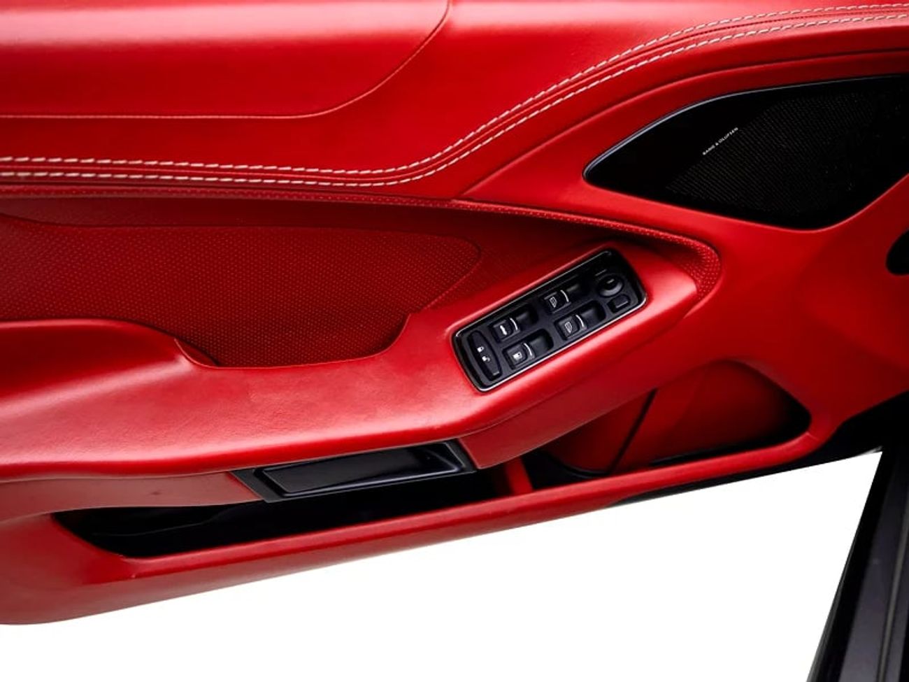 Aston Martin Vanquish Volante 6.0L