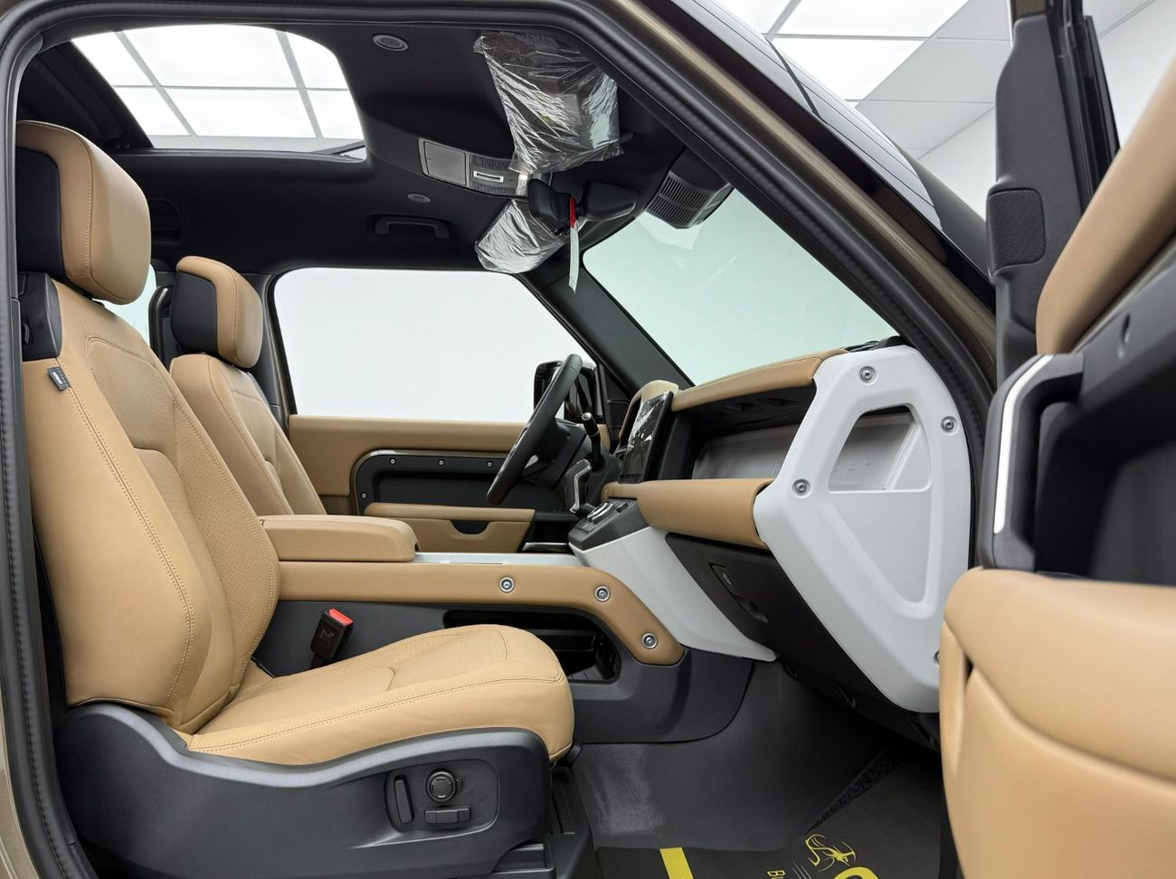 لاند روفر ديفندر 2025 Land Rover Defender 90 HSE X-Dynamic P400, 5 Y Agency Warranty, Brand New, GCC