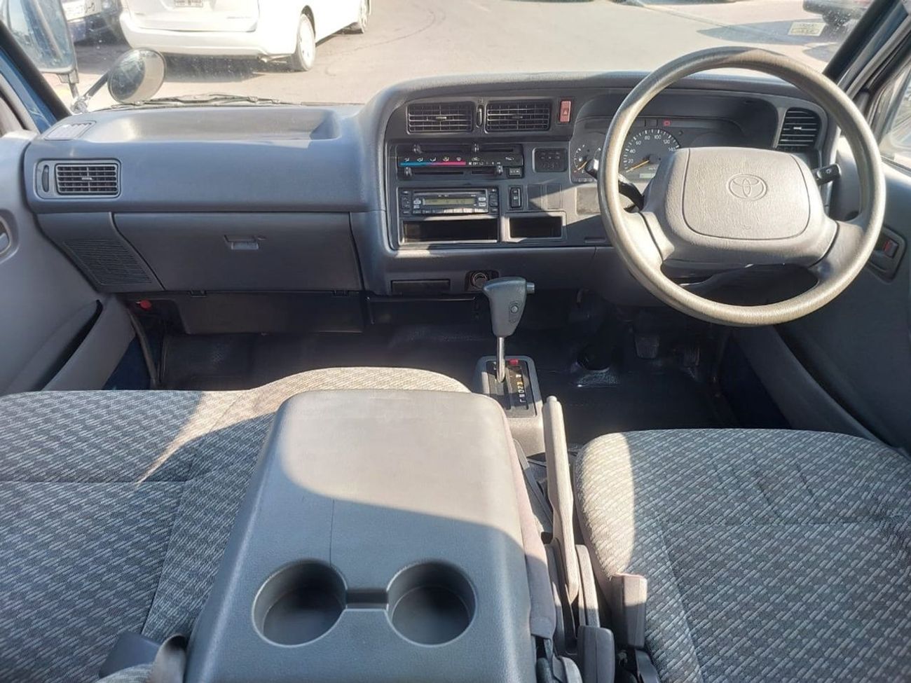 Toyota Hiace TOYOTA HIACE VAN RIGHT HAND DRIVE PETROL 1RZ-E ENGINE (PM07778)