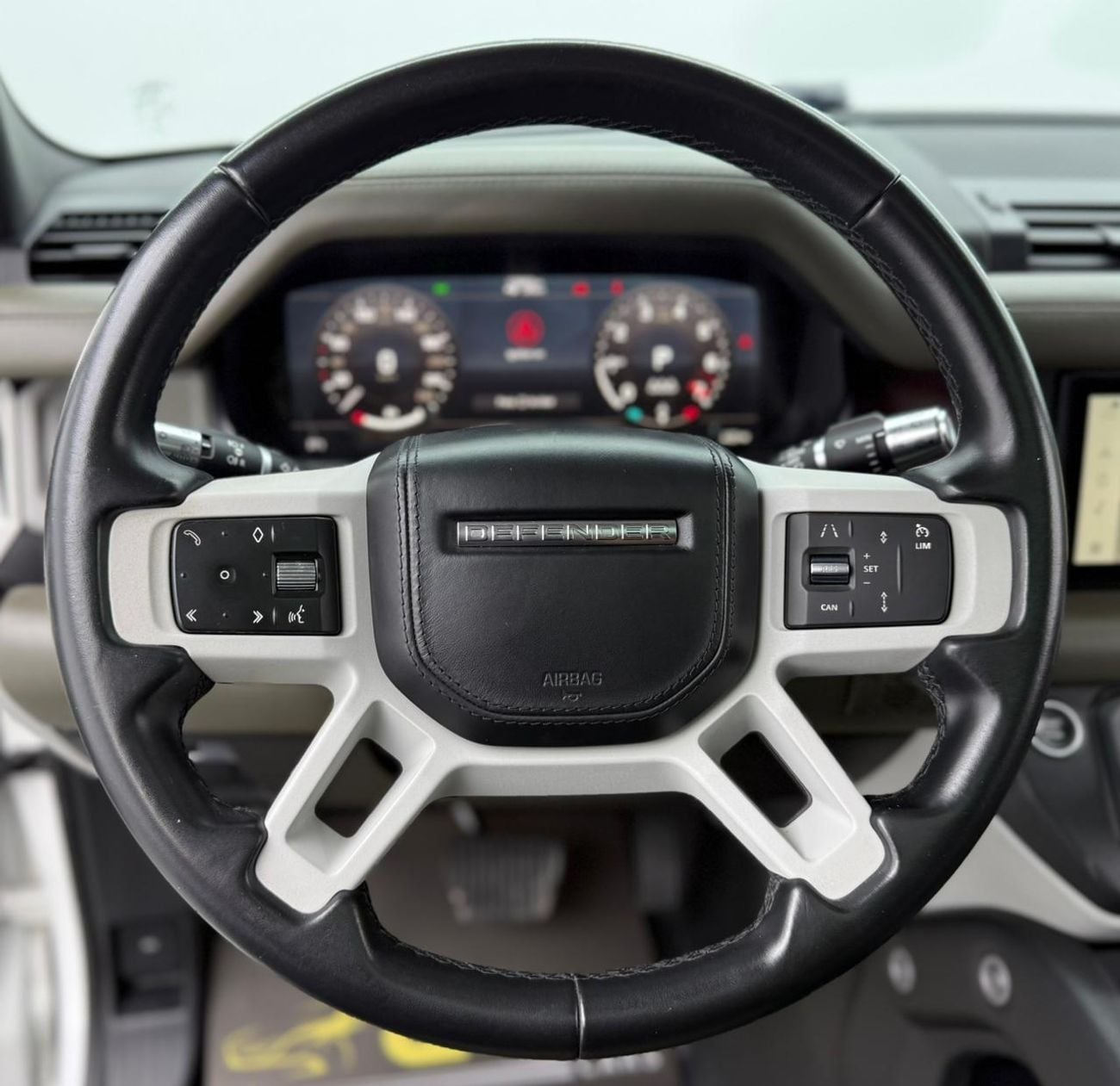 Land Rover Defender P400 90 HSE 3.0L (5 Seater) 2022 Land Rover Defender 90 HSE P400, 2027 LR Warranty, Full LR Service