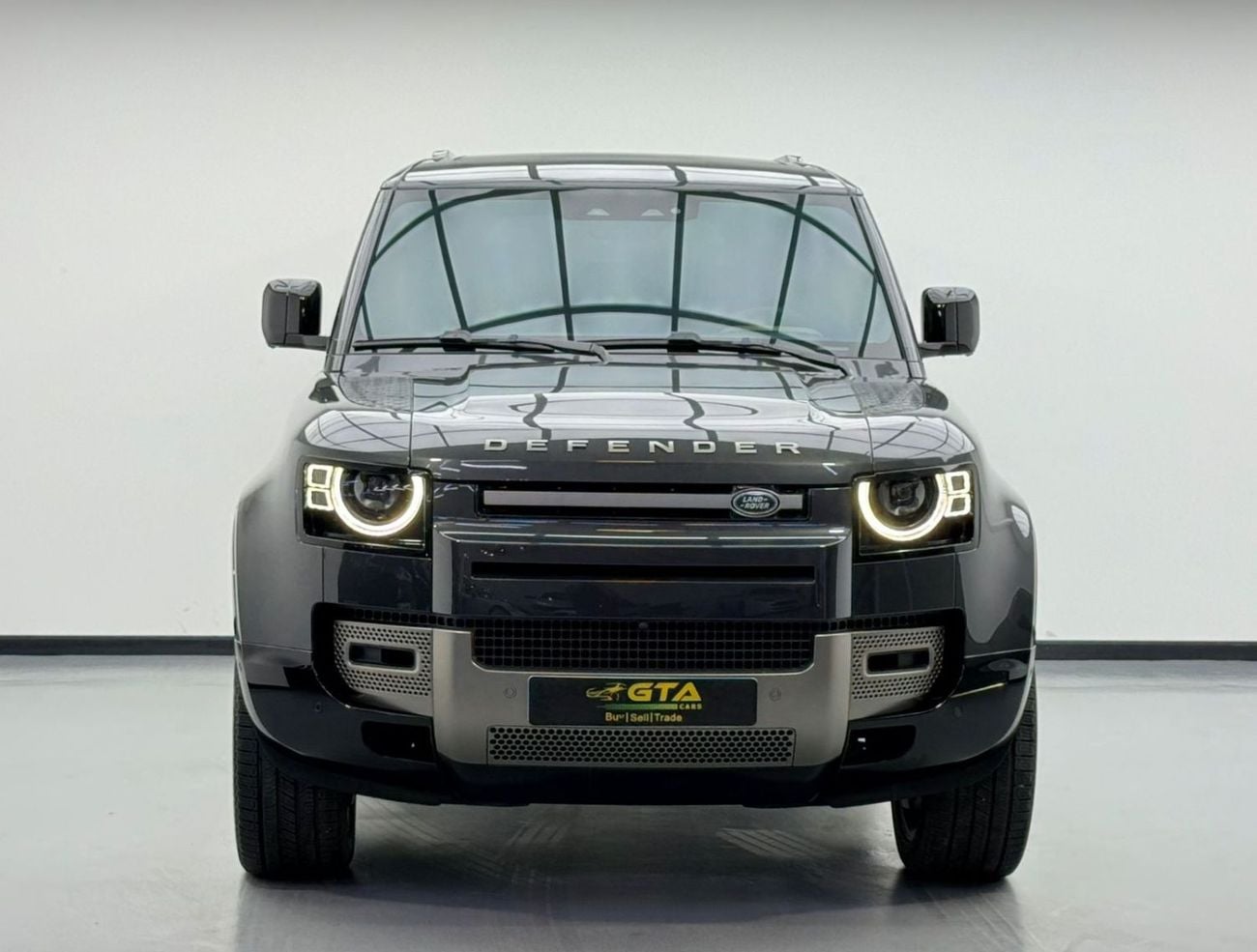 لاند روفر ديفندر P400 110 X-Dynamic SE 3.0L (5 Seater)