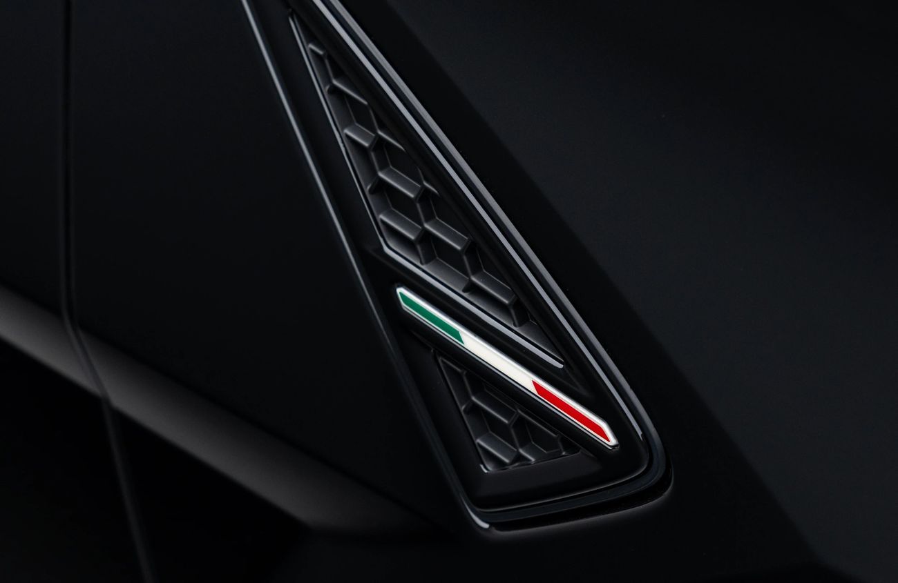 لامبورغيني اوروس 4.0L V8 Twin-Turbocharged Engine