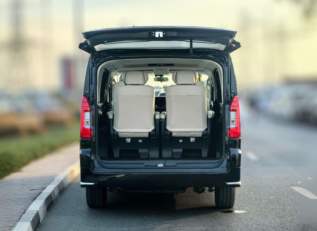 Toyota Granvia 3.5L Premium