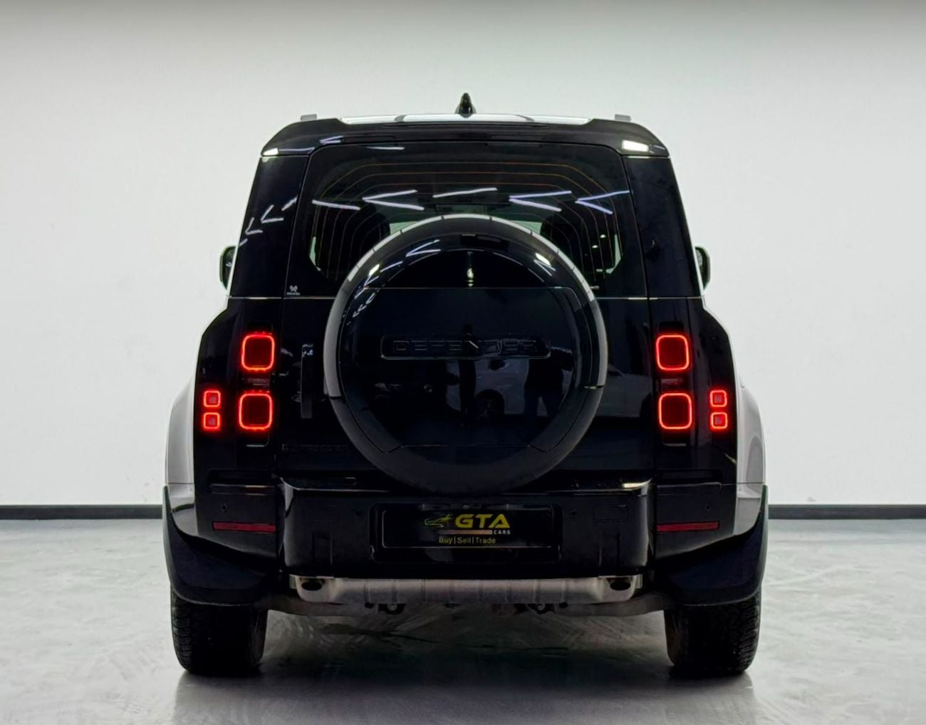 لاند روفر ديفندر 2024 Land Rover Defender 110 HSE P400, 2028 LR Warranty, 2029 LR Service Pack, Fully Loaded, GCC