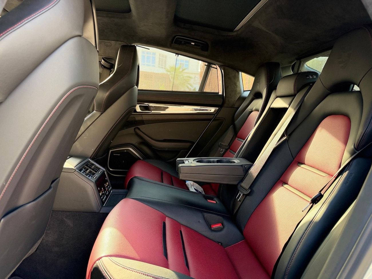 Porsche Panamera GTS 4.0L (454 HP) AWD