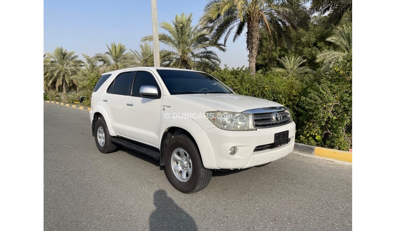 Toyota Fortuner Toyota  Fortuner (Gcc- SPEC) - 2011 - VERY GOOD CONDITION