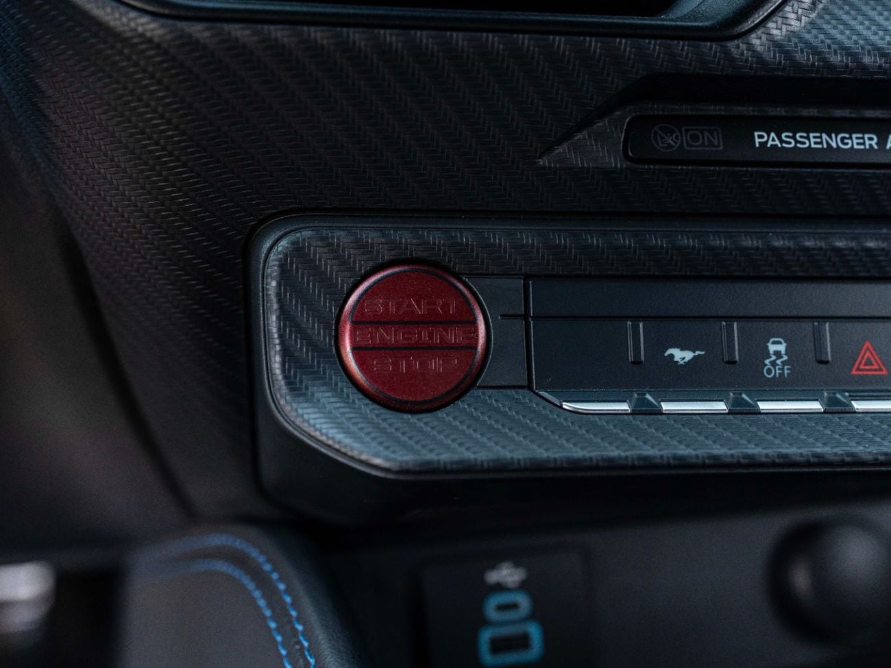 Ford Mustang DARK HORSE PREMIUM
