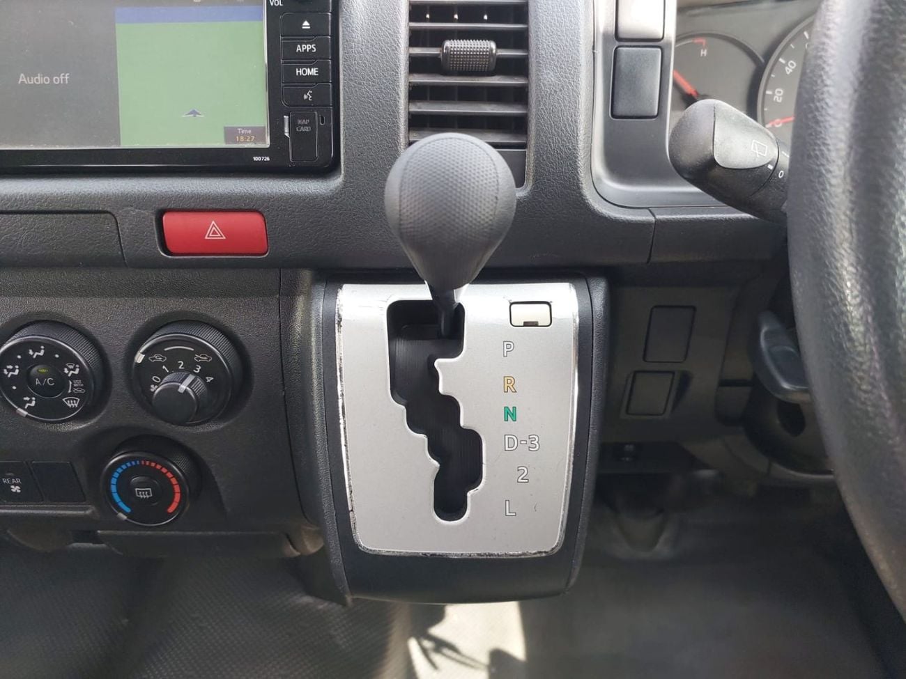 تويوتا هاياس (RAMADAN OFFER) TOYOTA HIACE COMMUTER VAN RHD 2018 MODEL 3.0 L DIESEL AUTOMATIC(PM36021)