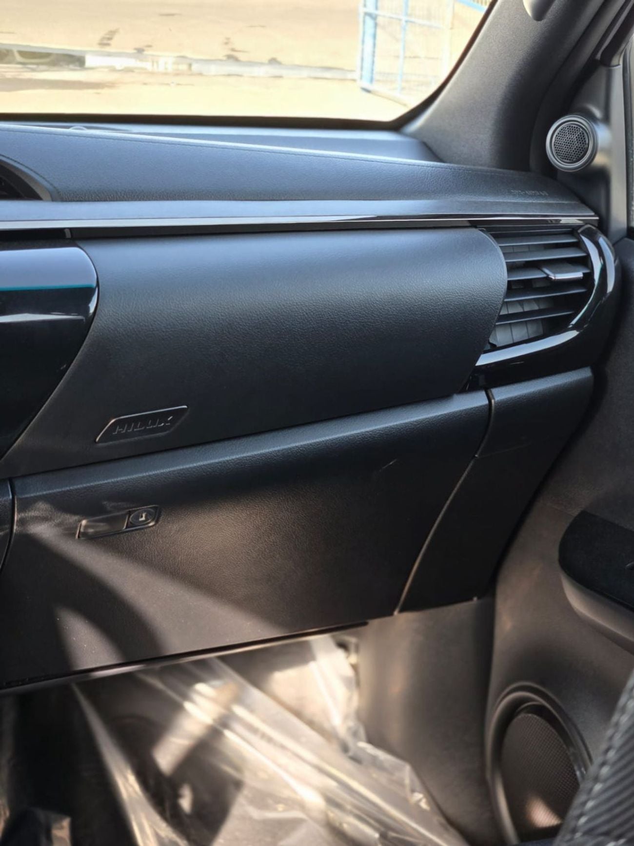 تويوتا هيلوكس ADVENTURE 4.0L V6 A/T FULL OPTION DOUBLE CABIN PICKUP