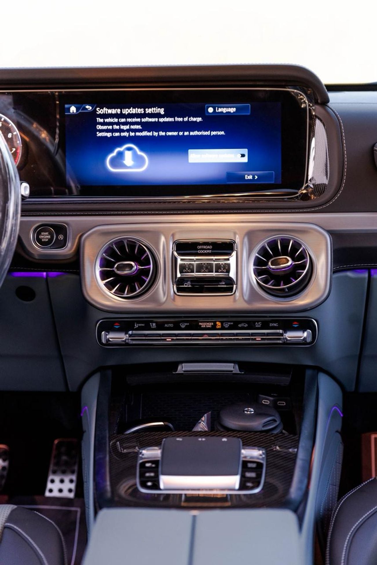 Mercedes Benz G63 AMG STD Mercedes-AMG G63 – 2026 | GCC Specs | Carbon Package | Fully Loaded | 2 Years Open Warranty