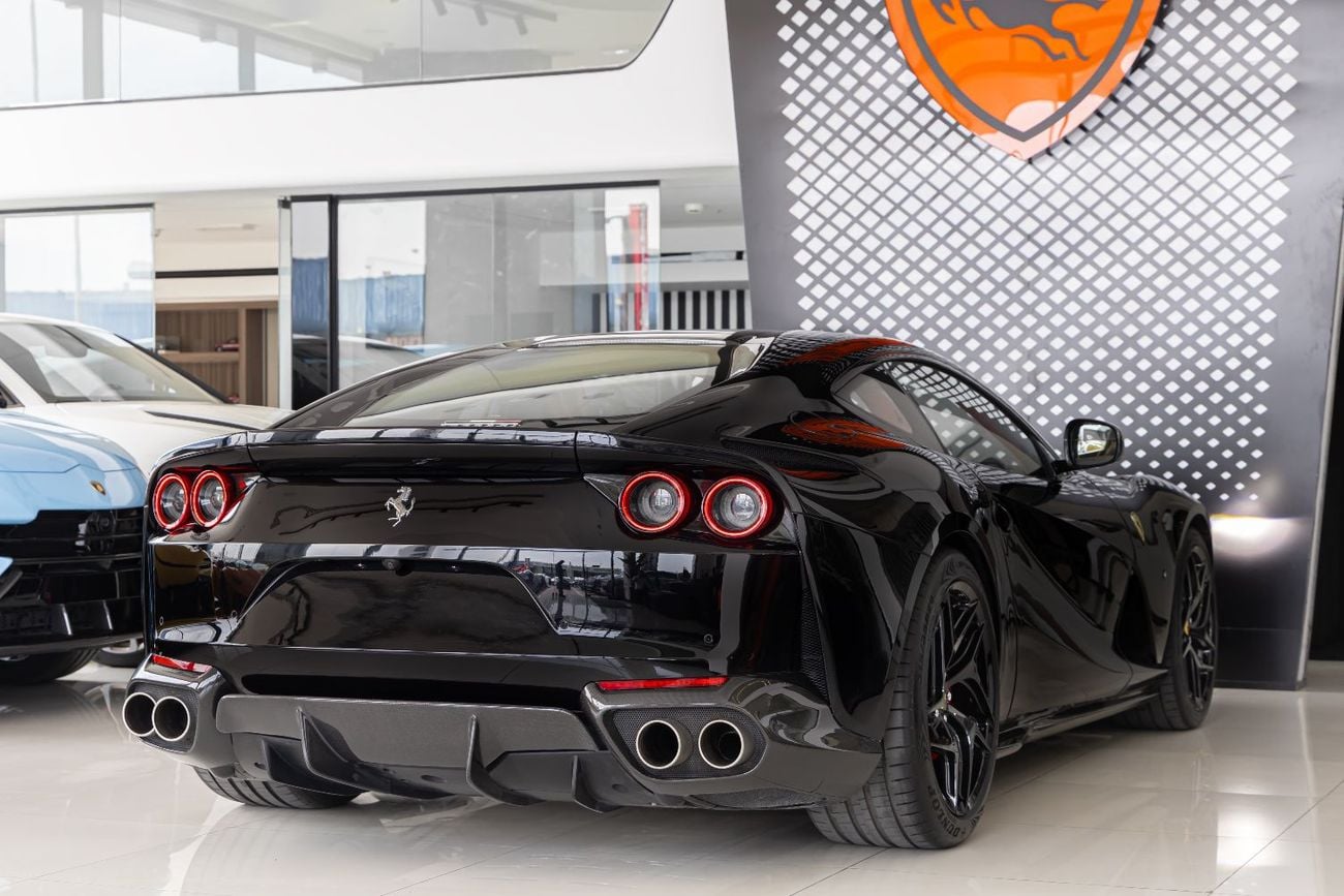 فيراري 812  سوبرفاست Ferrari 812 Superfast |  GCC Specs | Fully Carbon Fiber | Ceramic Brakes | Low Mileage | 2018