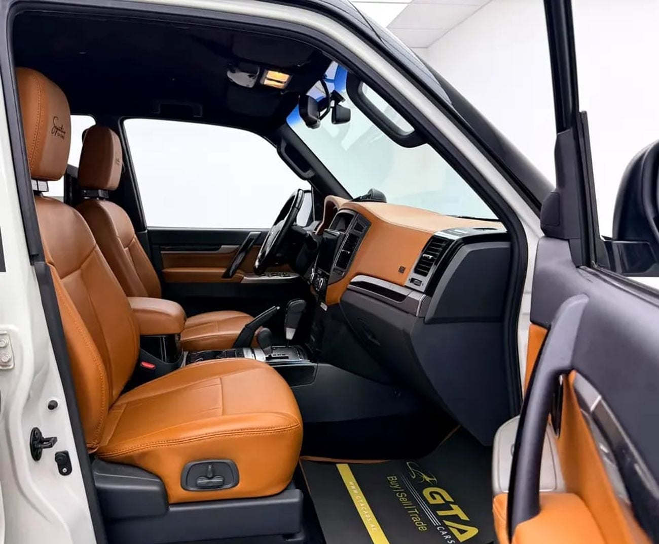 Mitsubishi Pajero GLS H/L SIGNATURE EDI Signature Edition, Warranty, Full Service History, Low Km, Fully Loaded, GCC