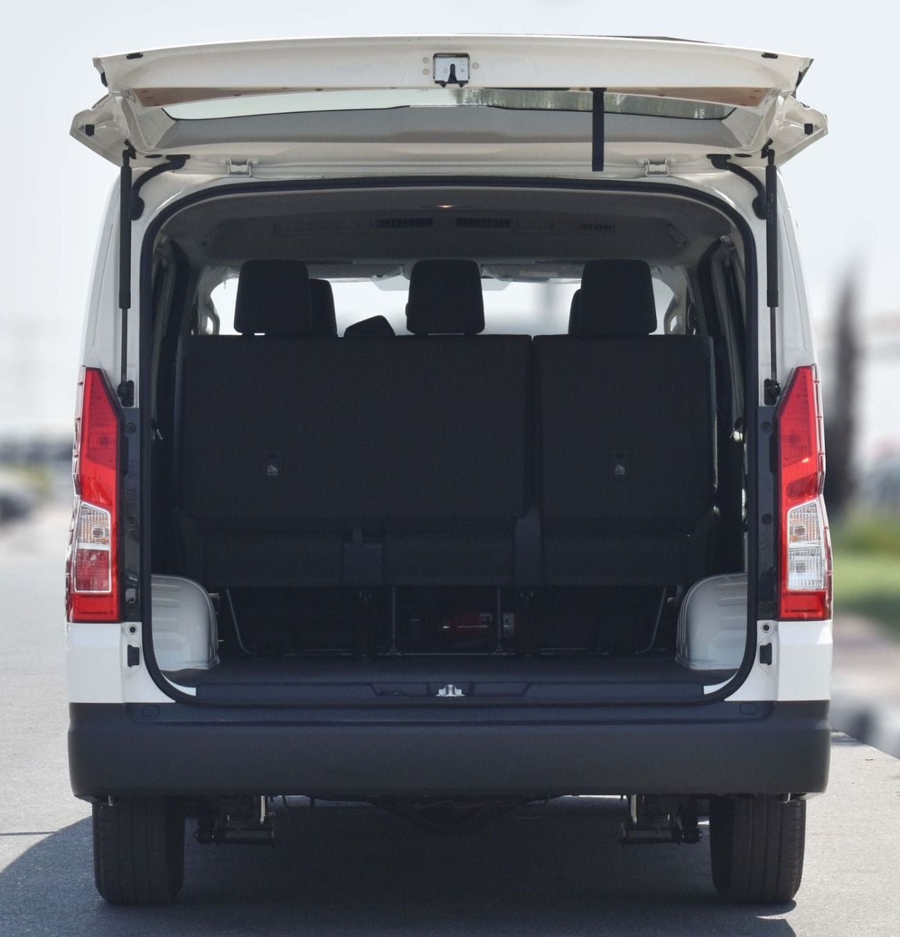 تويوتا هاياس HIACE HALF PANEL VAN 3.5L M/T (6 STR)