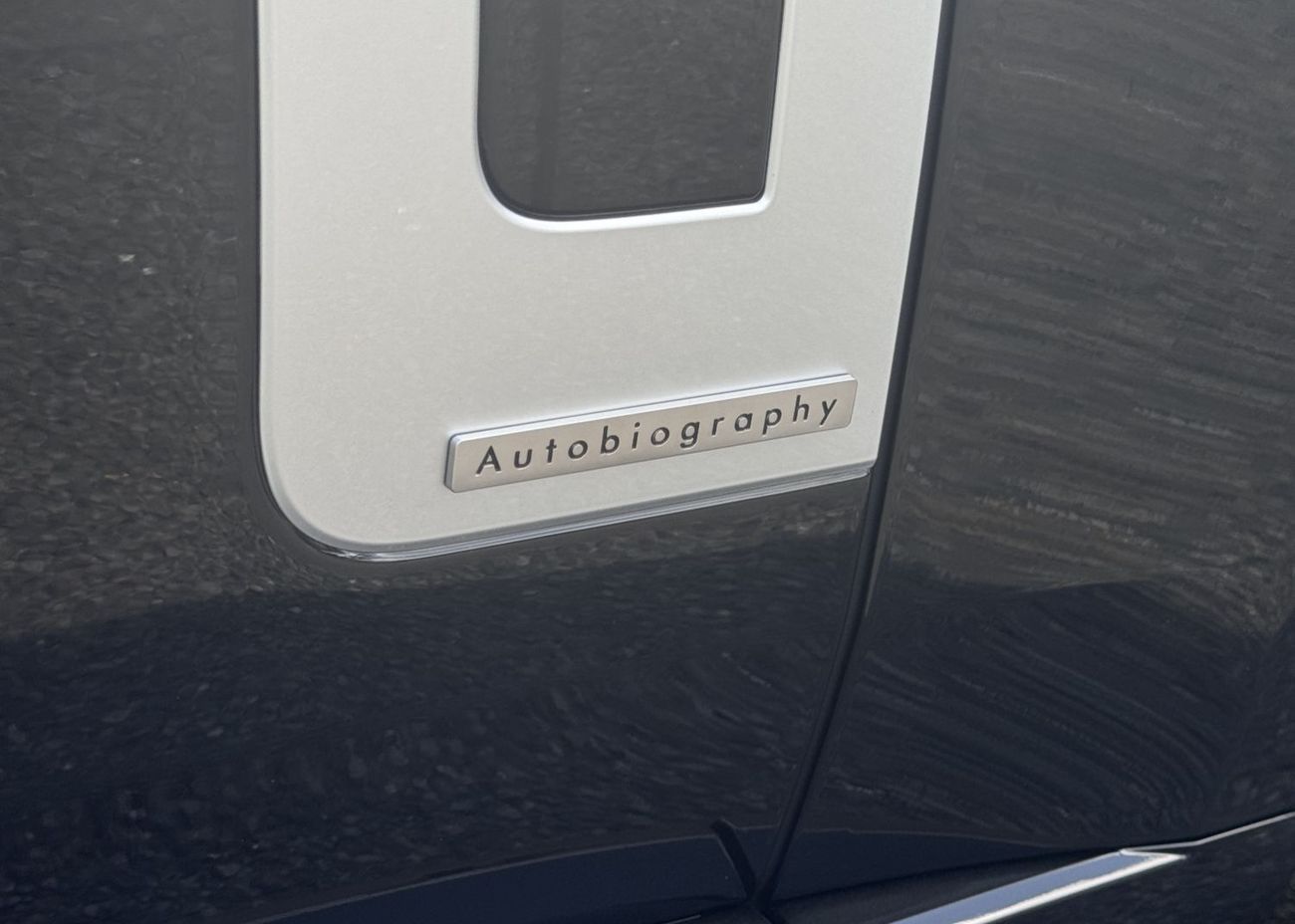 Land Rover Range Rover LWB AUTOBIOGRAPHY P460E IN RIGHT HAND DRIVE