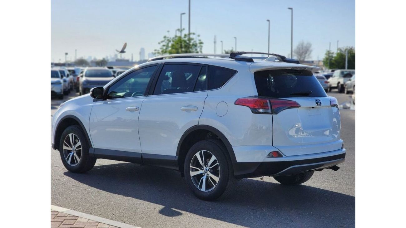 Toyota RAV4 EX TOYOTA RAV4 XLE 2017 FULL OPTION