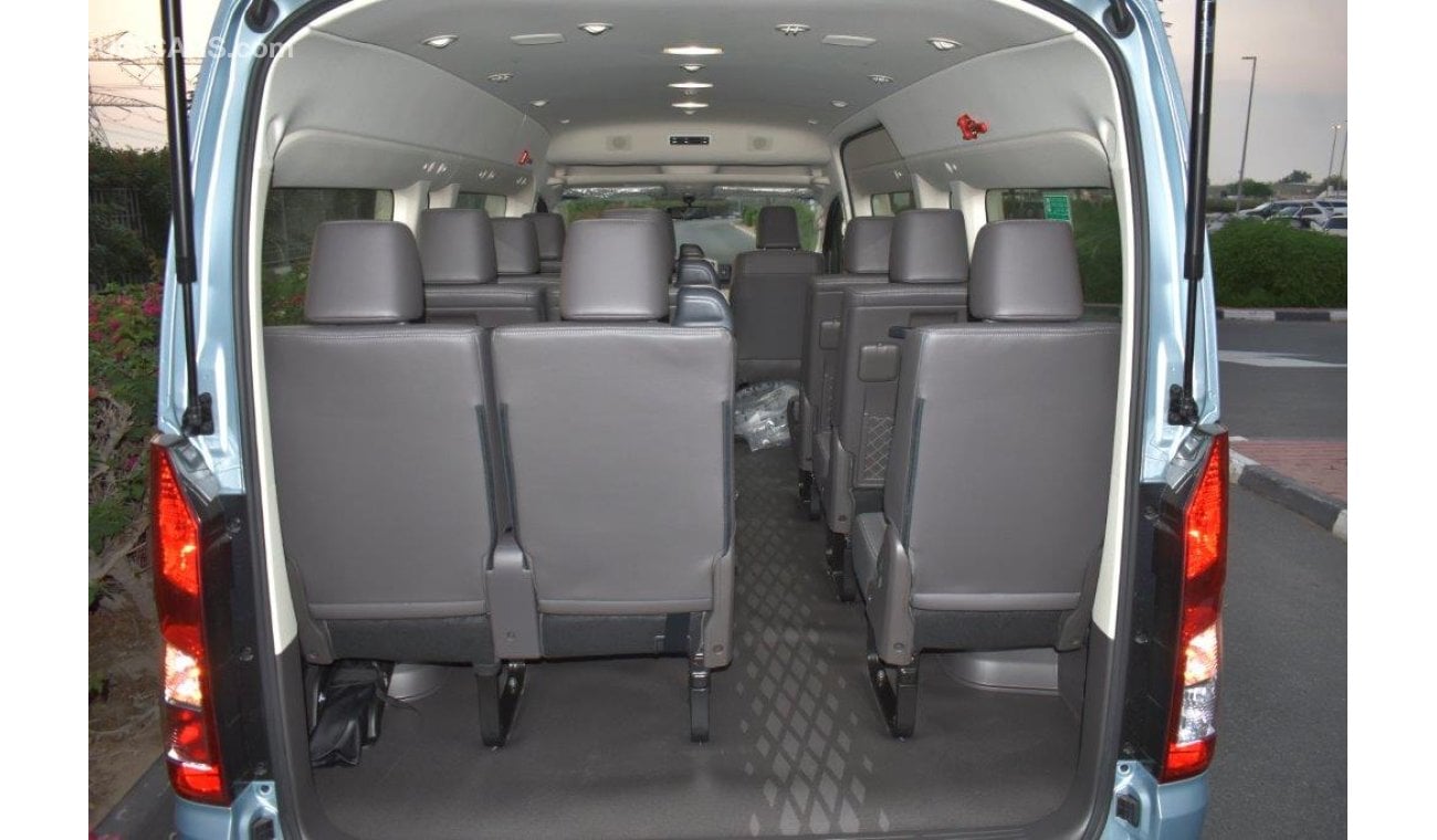 Toyota Hiace 2.8L TURBODIESEL 13 SEATER AUTOMATIC