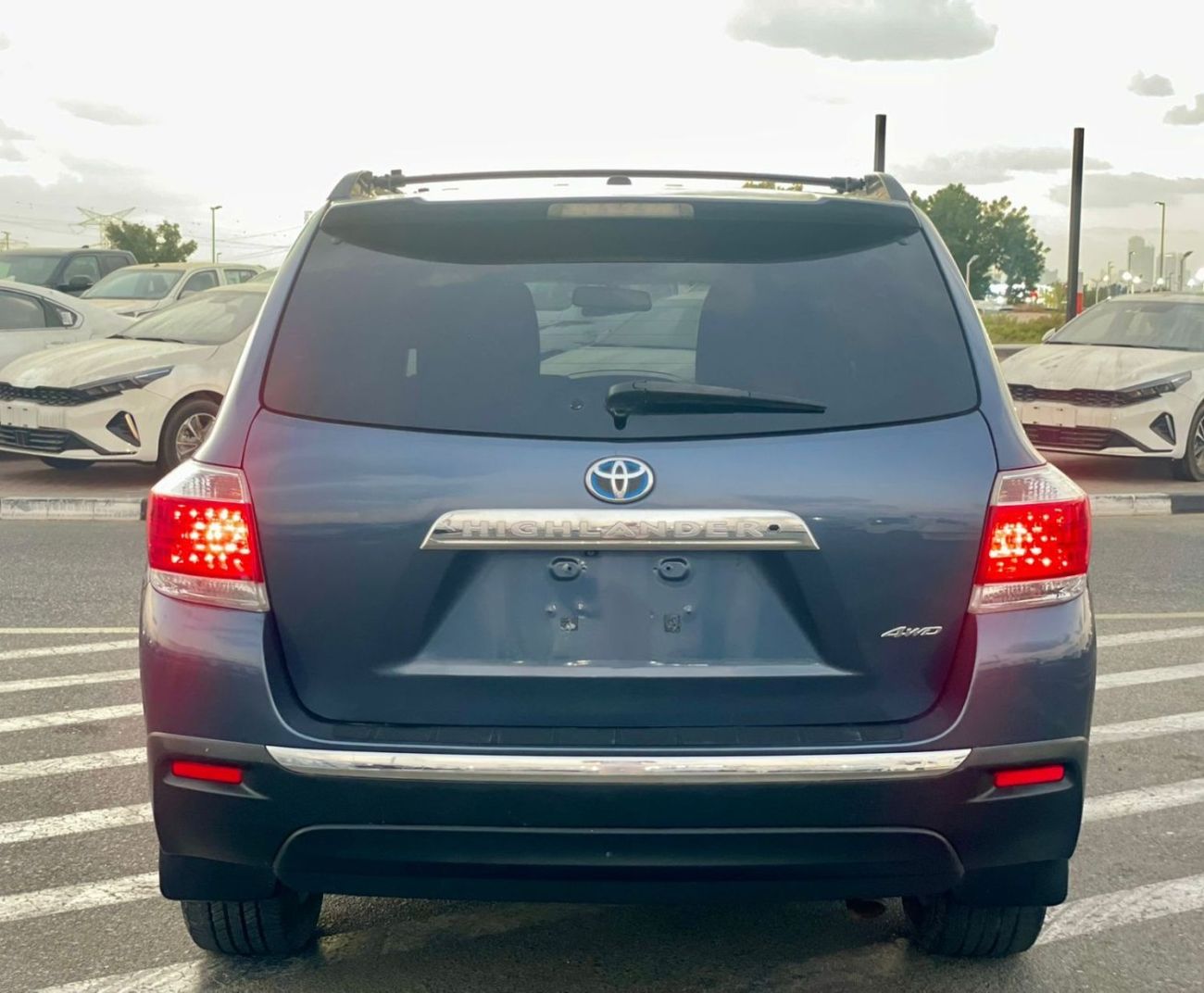 تويوتا هايلاندر 2012 Toyota Highlander Limited Edition Full Option - 3.5L V6 AWD 4x4 - 7 Seater Electric Seats 