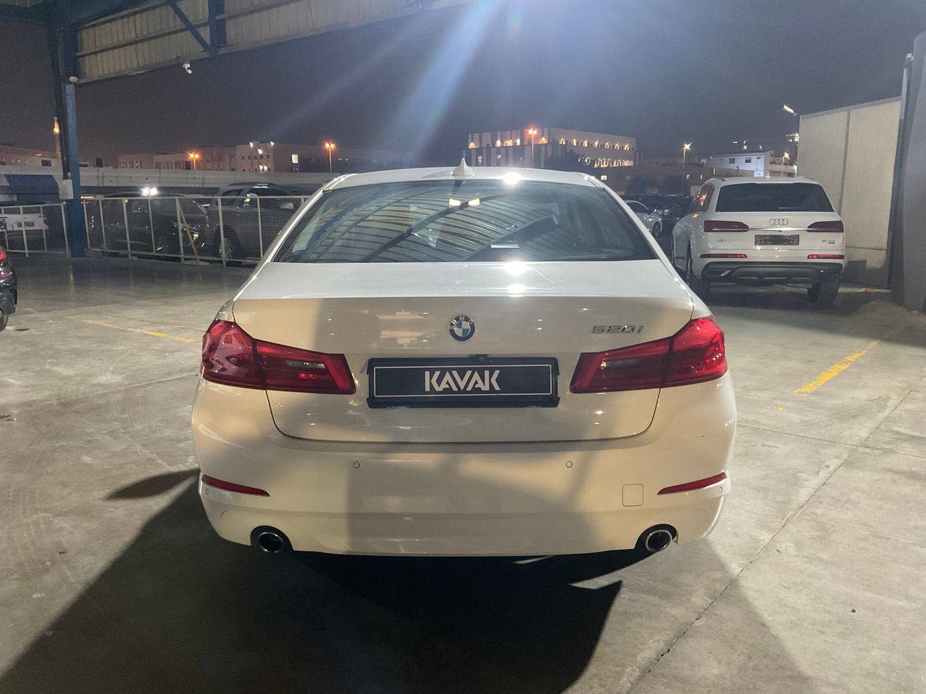 بي أم دبليو 520i Standard | شامل الضمان | 0 ﺪﻔﻋﺓ ﺃﻮﻟﻯ