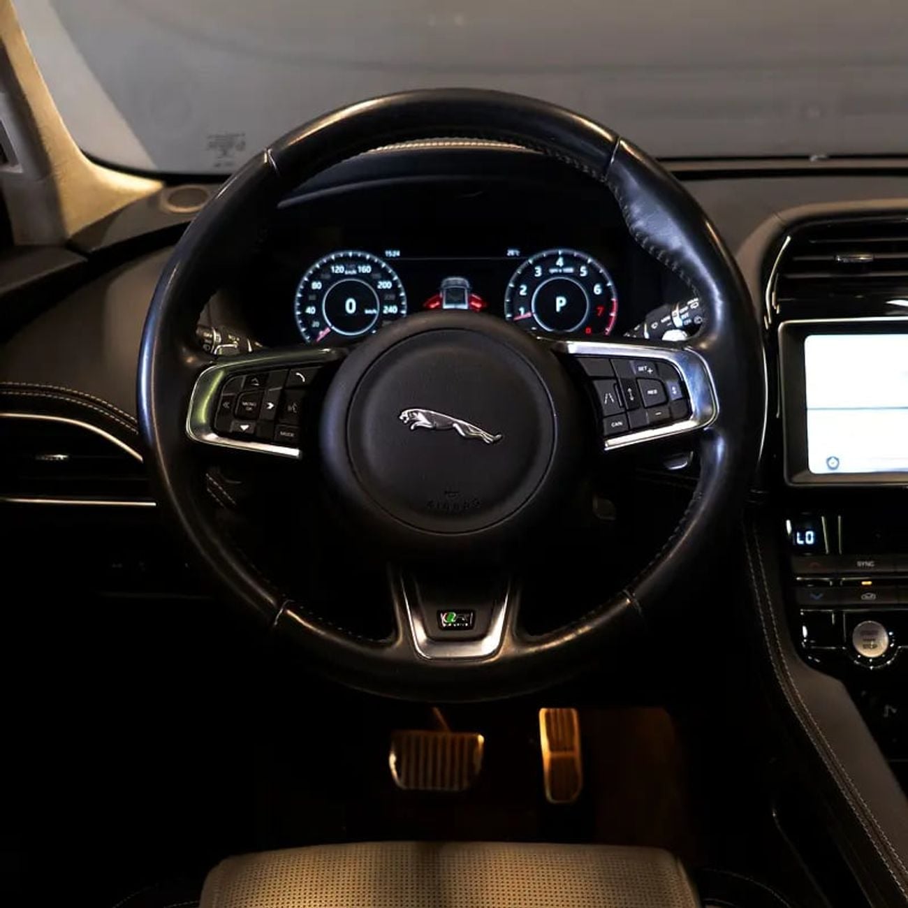 جاكوار F بيس 1,532 p.m • 0% Downpayment • R-Sport • 1 Year Warranty