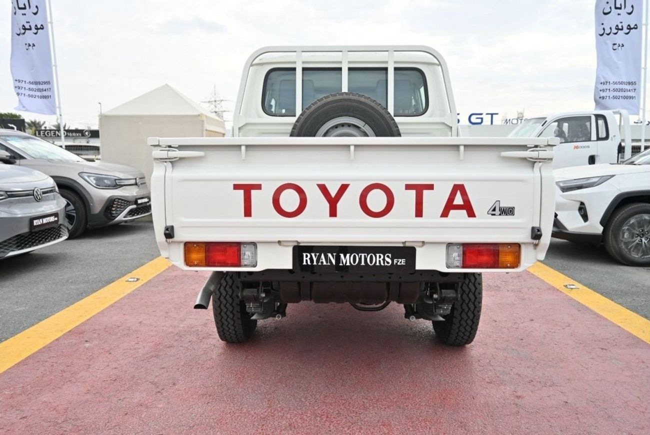 تويوتا لاند كروزر بيك آب تويوتا لاندكروزر 4.2 لتر ديزل، دبل كابين بيك اب 4WD 4 ابواب، لون ابيض، موديل 2022