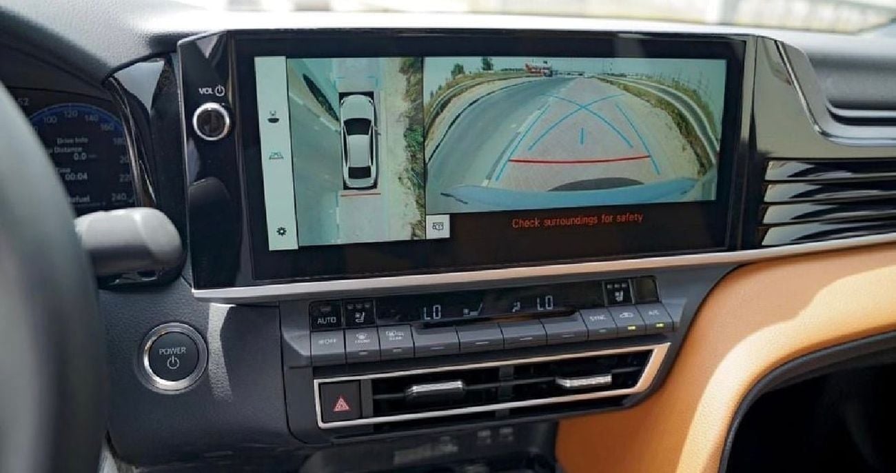 Toyota Camry LUMIERE HEV