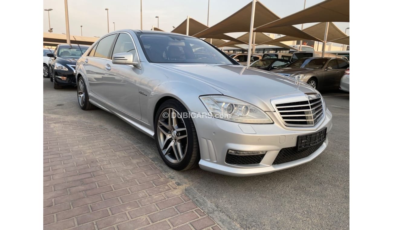 Mercedes-Benz S 500 Mercedes S500 2008 model, silver, black interior, in excellent condition
