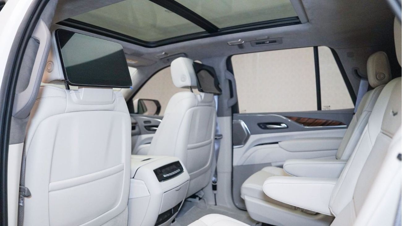 Cadillac Escalade Premium Luxury Platinum - Warranty until Sept 2026 - Approved Prepared Vehicle