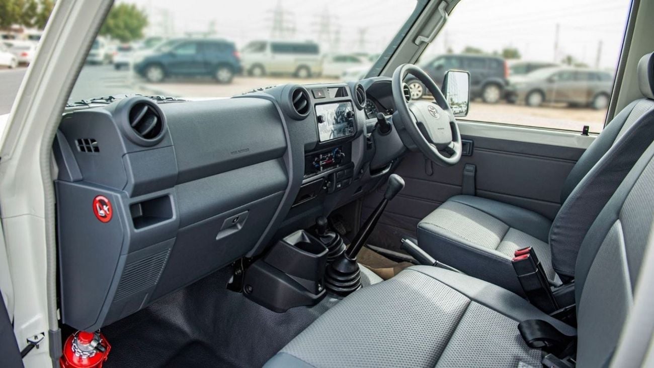 تويوتا لاند كروزر 70 (RHD) TOYOTA LAND CRUISER LC78 4.2D MT MY2023 – WHITE