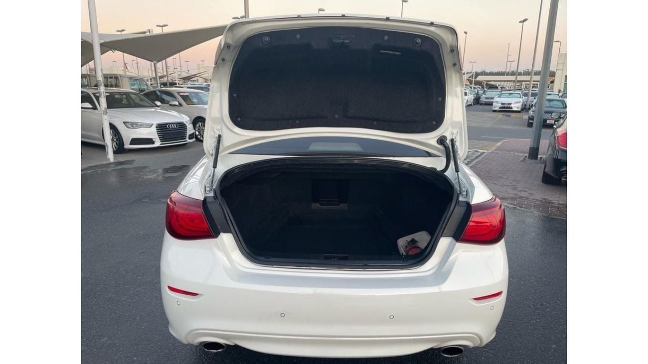 Infiniti Q70 Luxury Infiniti Q70_Gcc_2017_Excellent_Condition _Full option