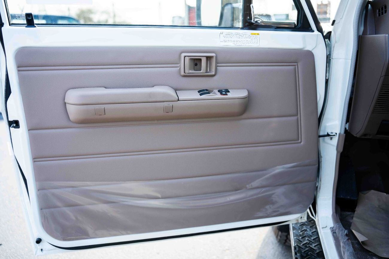 Toyota Land Cruiser Pick Up Toyota Land Cruiser LC79 Pickup 2.8L Diesel