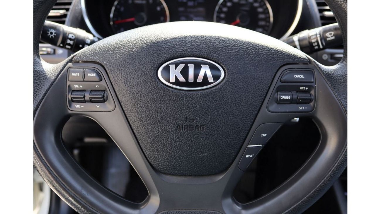 Kia Cerato SX ACCIDENTS FREE - GCC - SUNROOF - PERFECT INSIDE OUT - ENGINE 1600 CC
