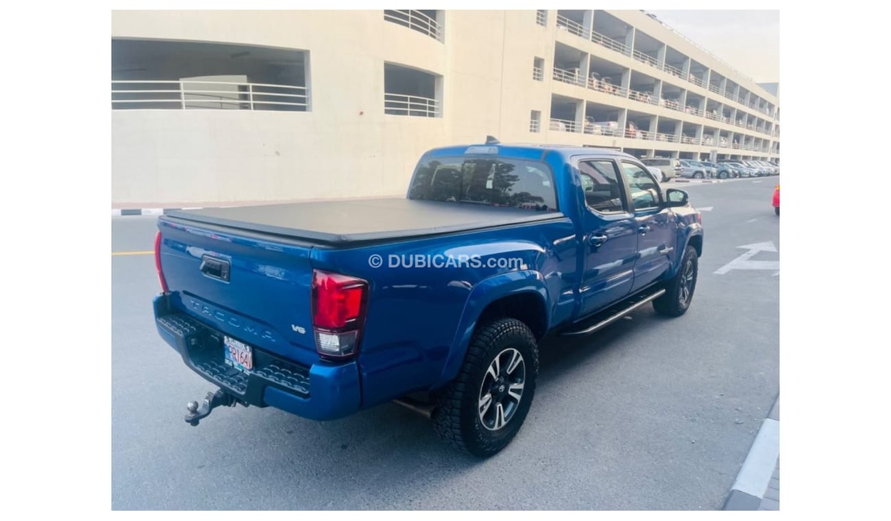 Used Toyota 4x4 push sunroof 2018 for sale in Dubai 681792