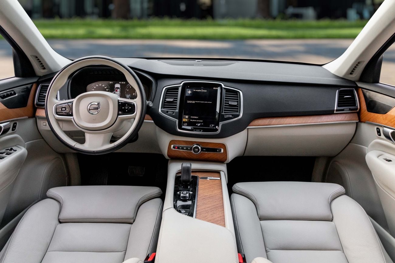 Volvo XC90 MOMENTUM | 2,546 P.M | 0% Downpayment | Pristine Condition!
