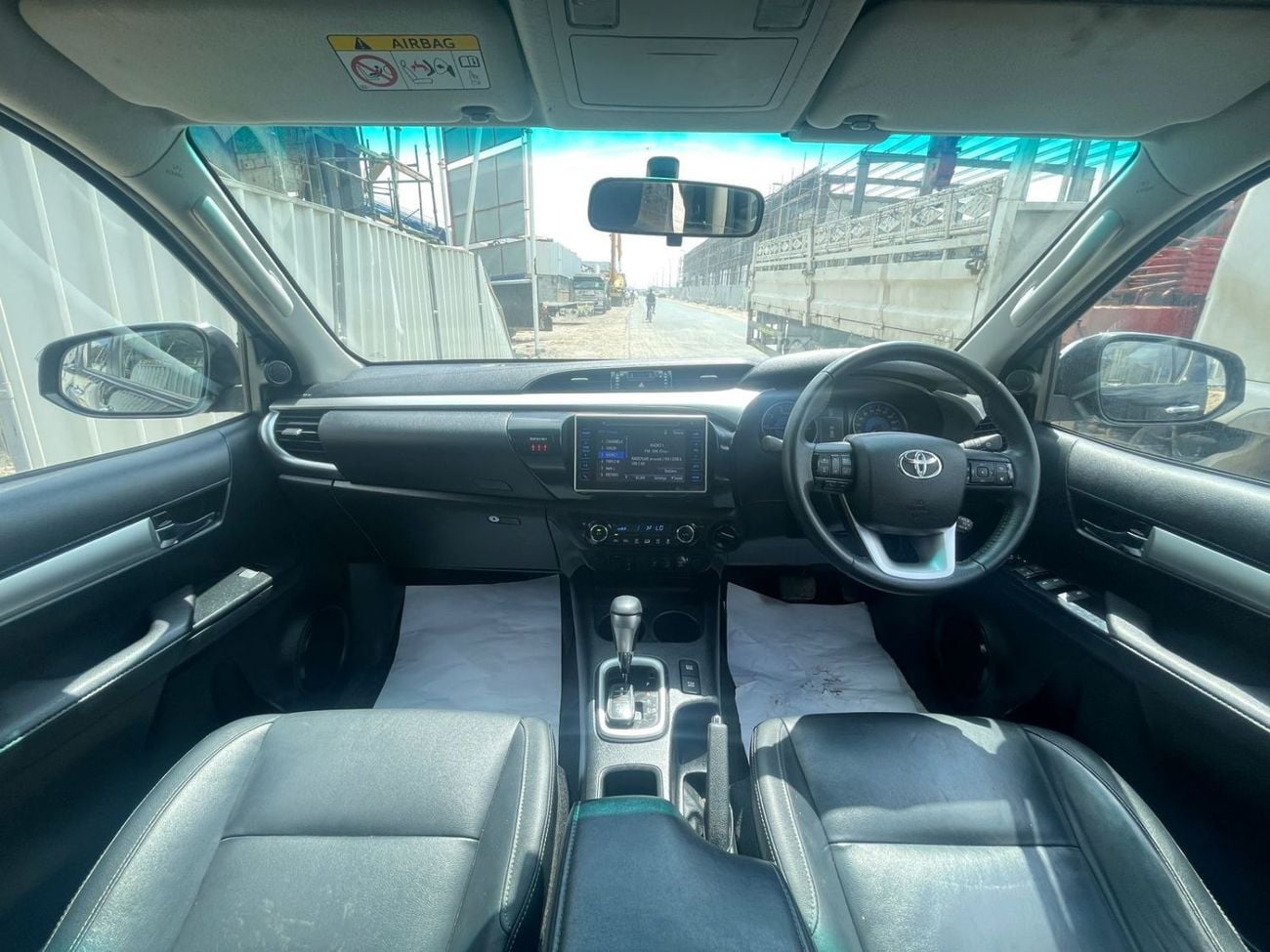 تويوتا هيلوكس diesel 2.8 liter ,right hand drive automatic ,full option