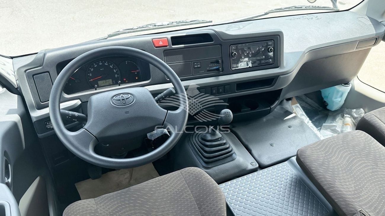 تويوتا كوستر 2.7L Petrol Minibus (30 Seats) – Manual Transmission, RWD,