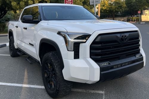 Toyota Tundra SR5 2023  34000Km  American